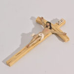 Crucifixo de parede em resina - vitrinedeluz.com